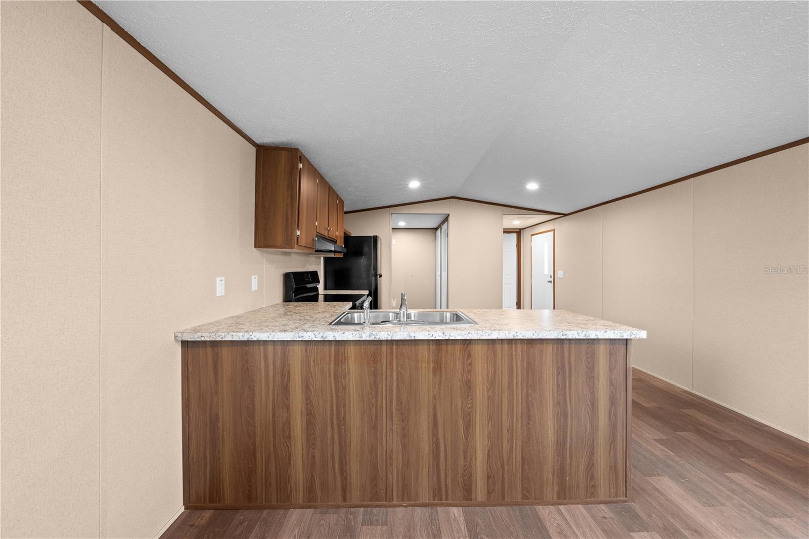 Image 12 of 38 For 411 Lagoon Court