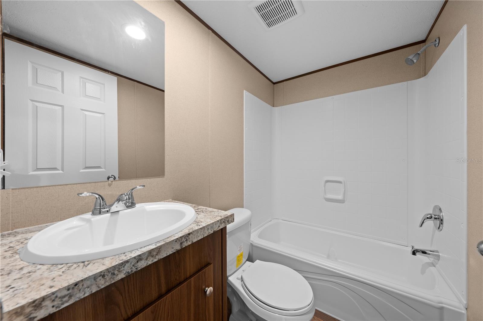 Image 28 of 38 For 411 Lagoon Court