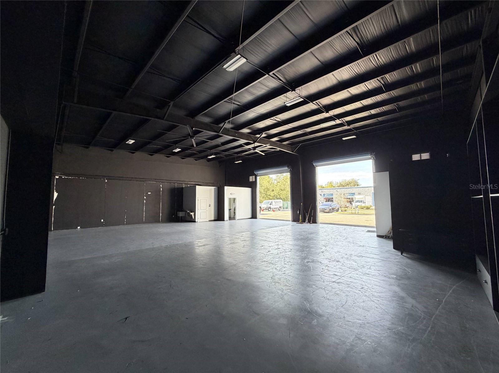 Image 3 of 9 For 1445 Hamlin Avenue 105