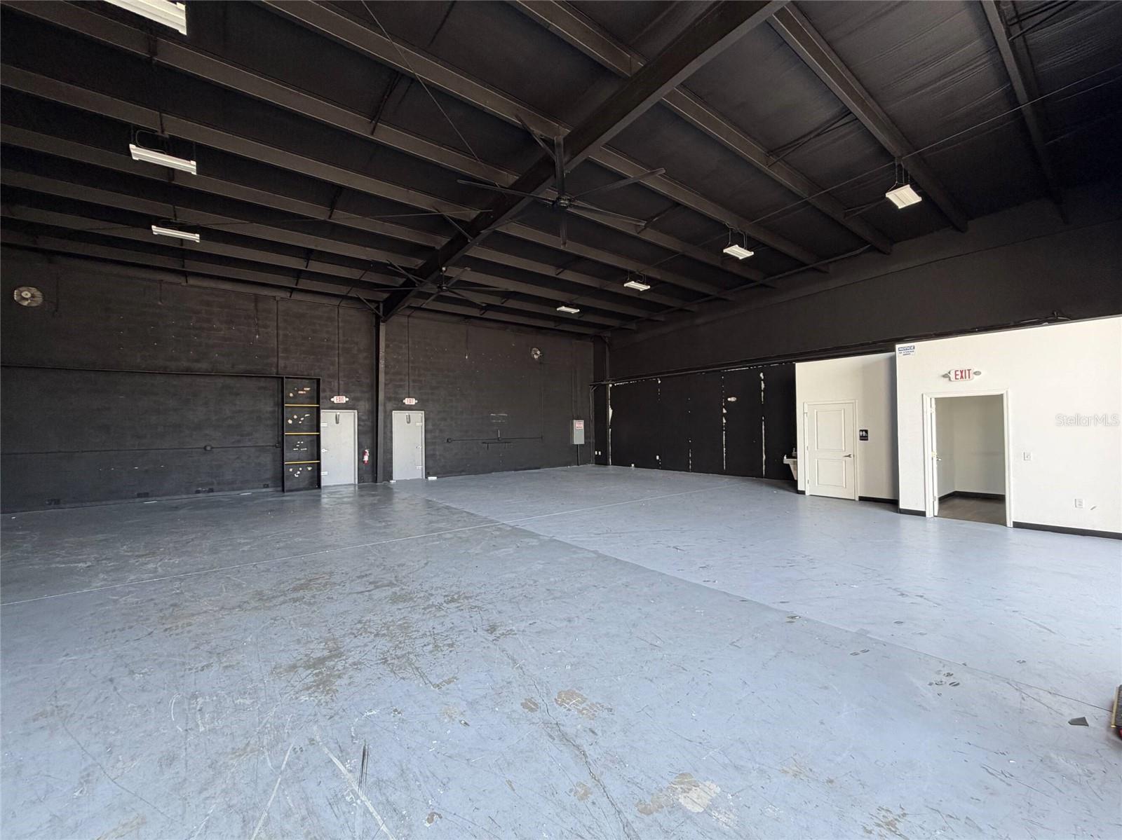 Image 4 of 9 For 1445 Hamlin Avenue 105