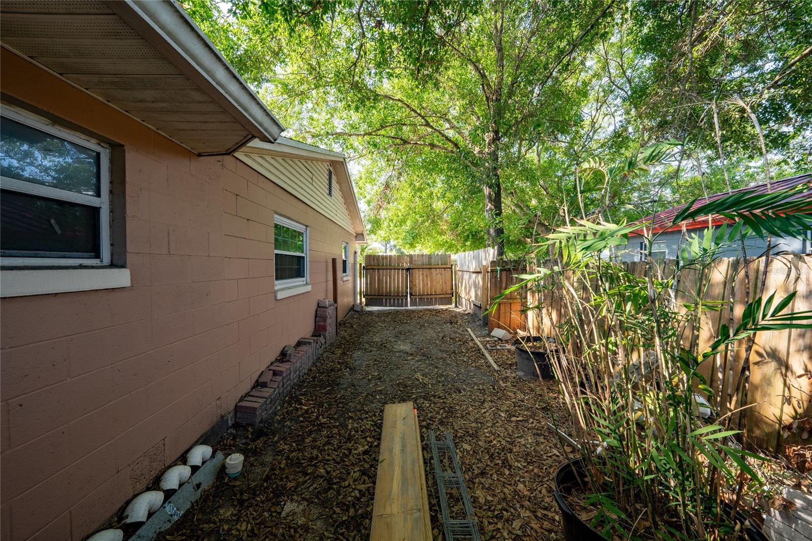 Image 16 of 21 For 1209 Marygon Street