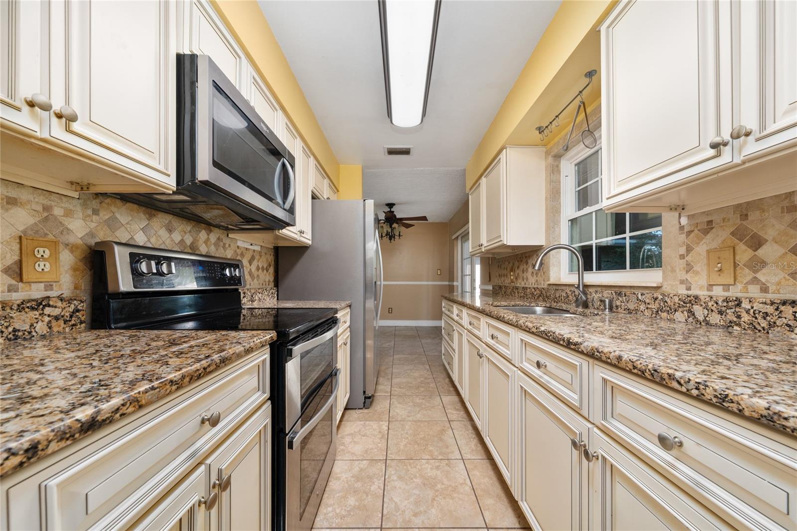 Image 6 of 21 For 1209 Marygon Street