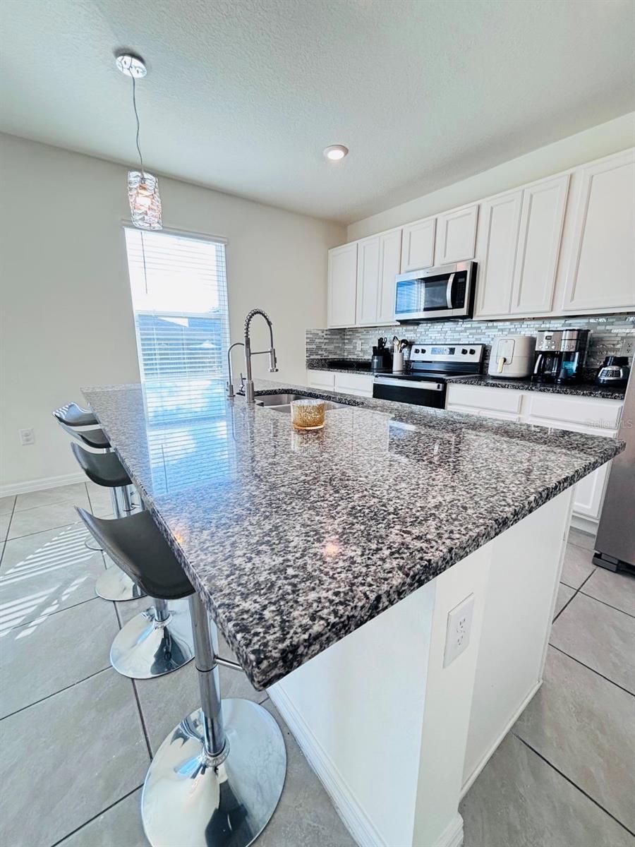 Image 12 of 47 For 5185 Barombi Bend