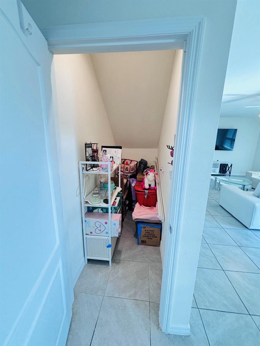 Image 18 of 47 For 5185 Barombi Bend