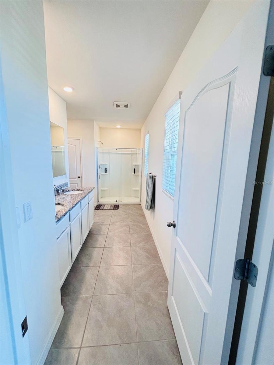 Image 25 of 47 For 5185 Barombi Bend