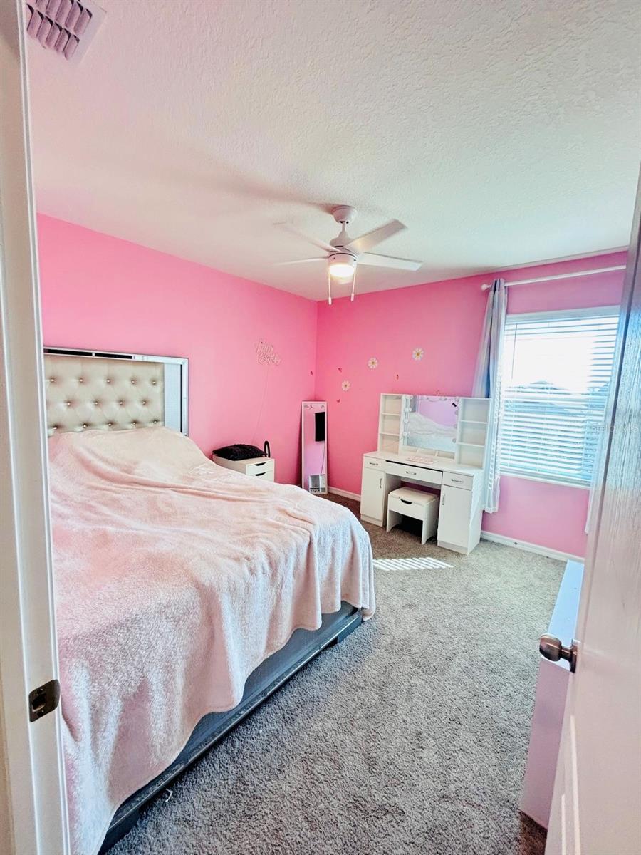 Image 32 of 47 For 5185 Barombi Bend