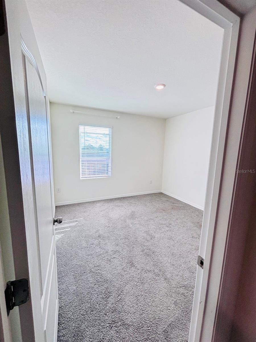 Image 37 of 47 For 5185 Barombi Bend