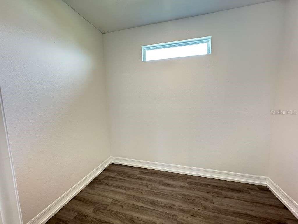 Image 16 of 31 For 15024 Stuttgart Alley