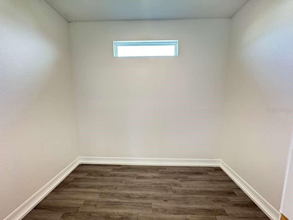 Image 17 of 31 For 15024 Stuttgart Alley