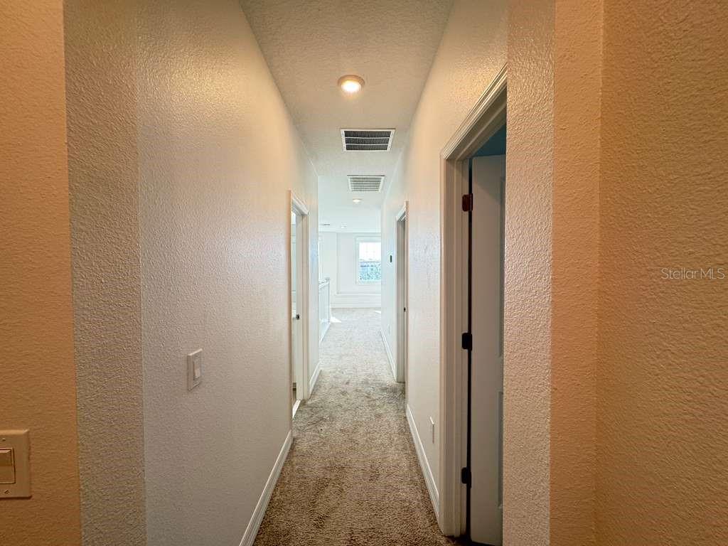 Image 19 of 31 For 15024 Stuttgart Alley