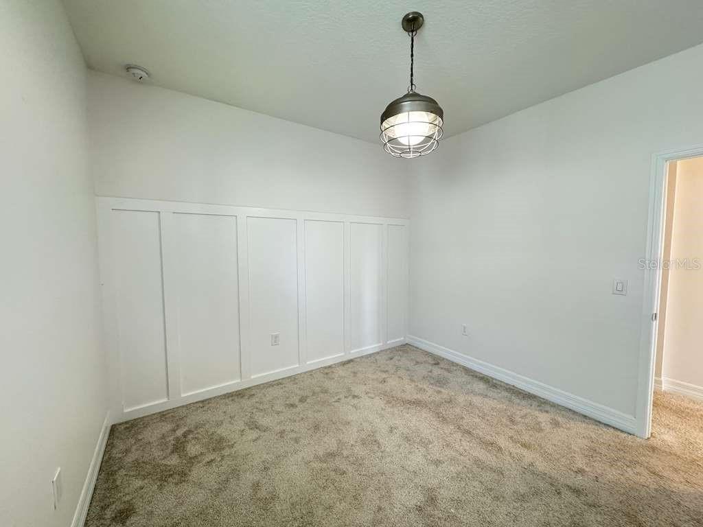 Image 21 of 31 For 15024 Stuttgart Alley