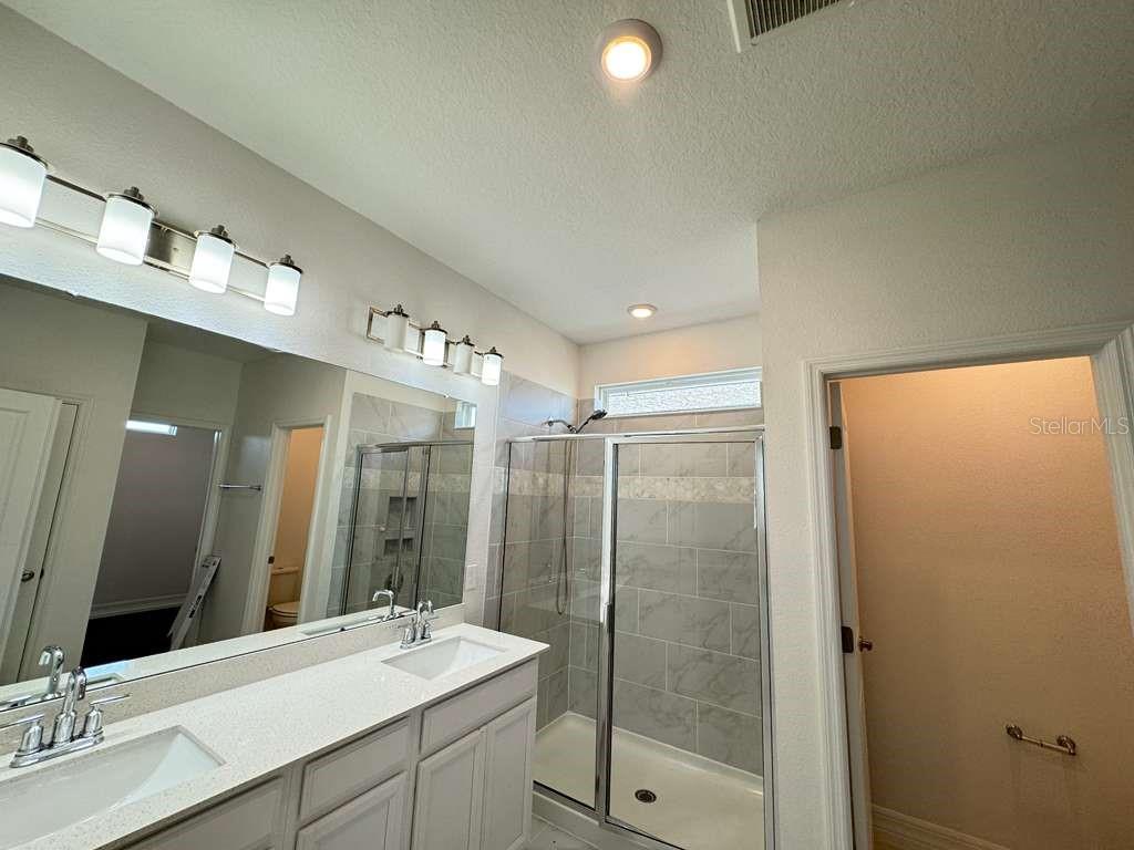 Image 26 of 31 For 15024 Stuttgart Alley