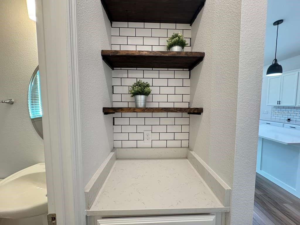 Image 7 of 31 For 15024 Stuttgart Alley