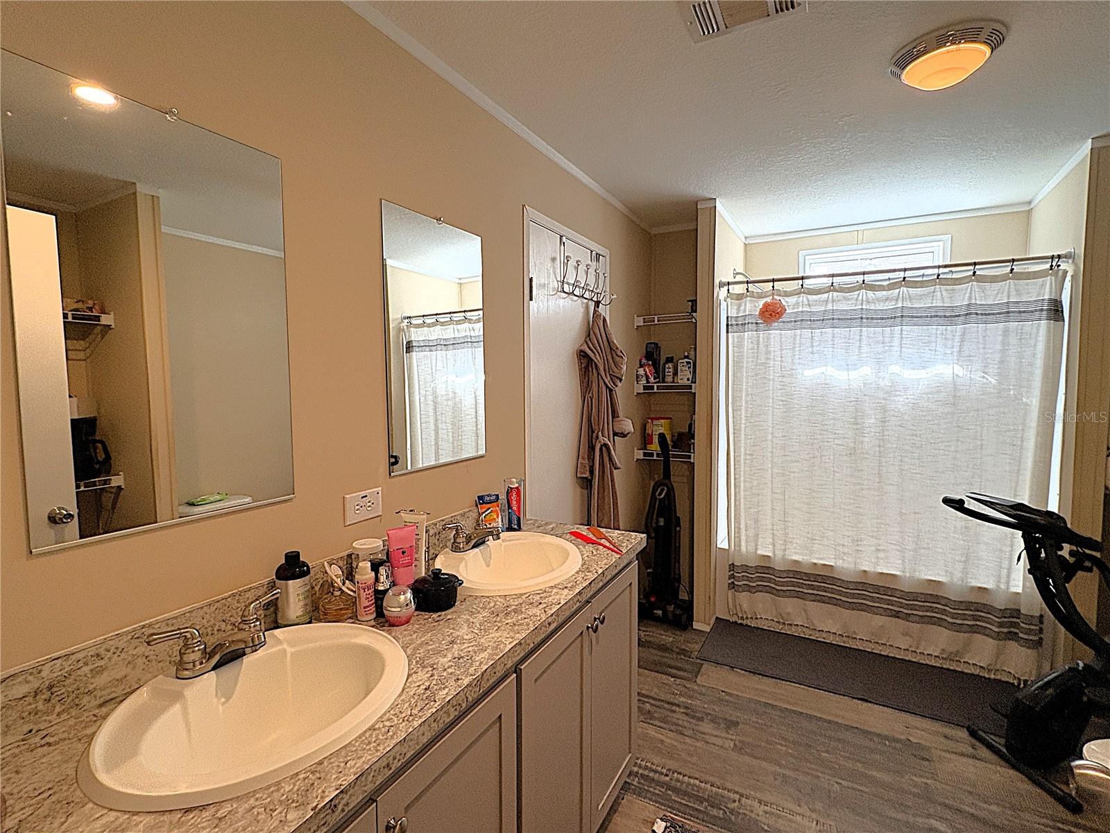 Image 9 of 18 For 5138 Countryside Court