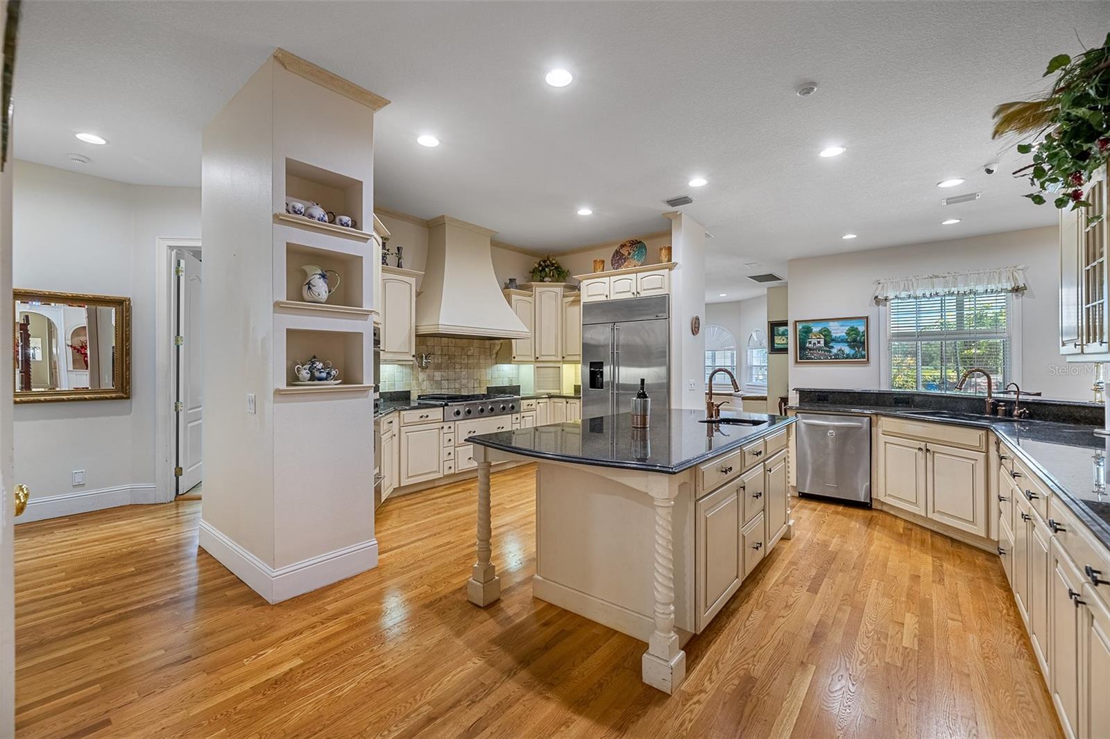 Image 11 of 32 For 3302 Coronet Avenue