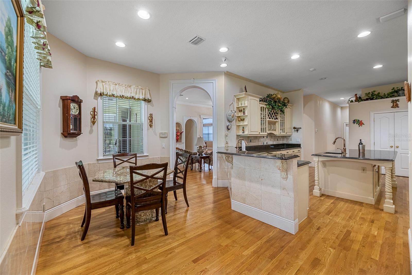 Image 12 of 32 For 3302 Coronet Avenue