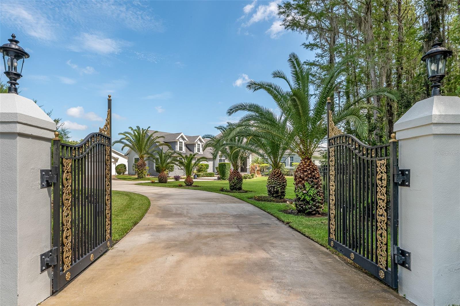 Image 3 of 32 For 3302 Coronet Avenue