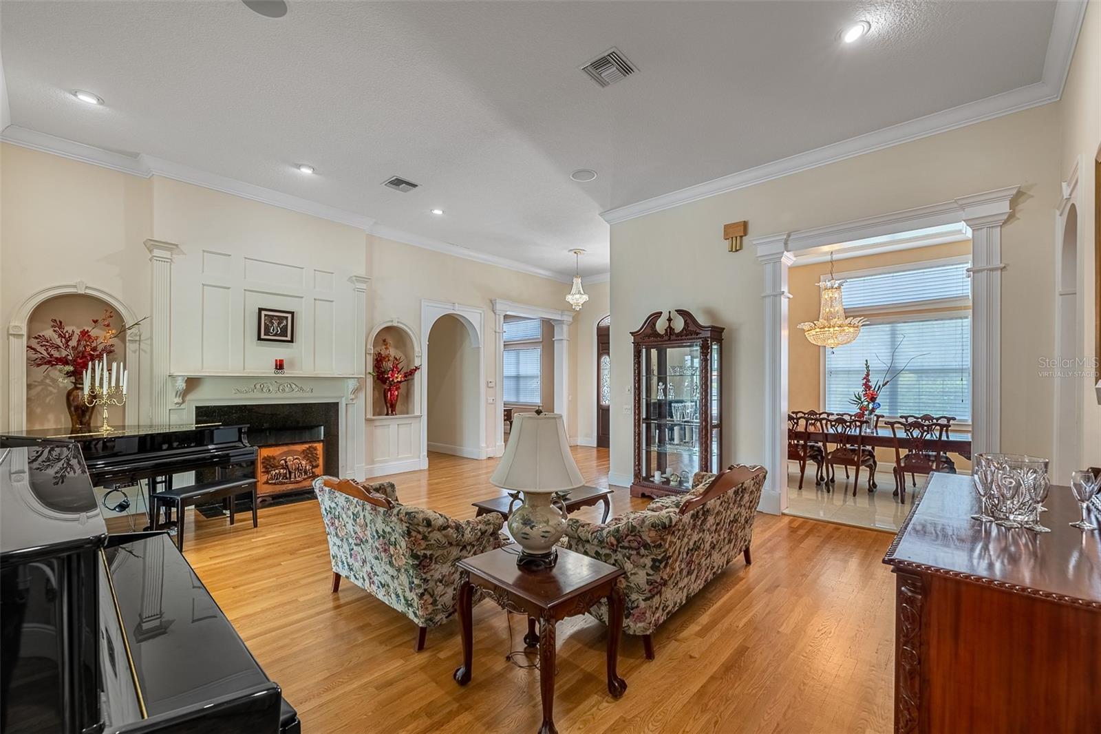 Image 8 of 32 For 3302 Coronet Avenue