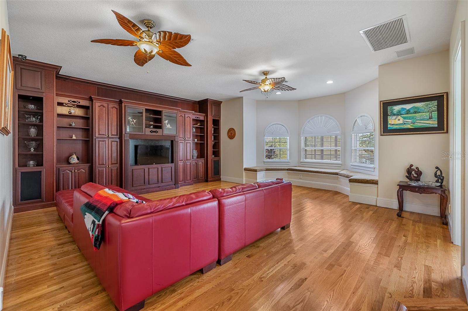 Image 9 of 32 For 3302 Coronet Avenue