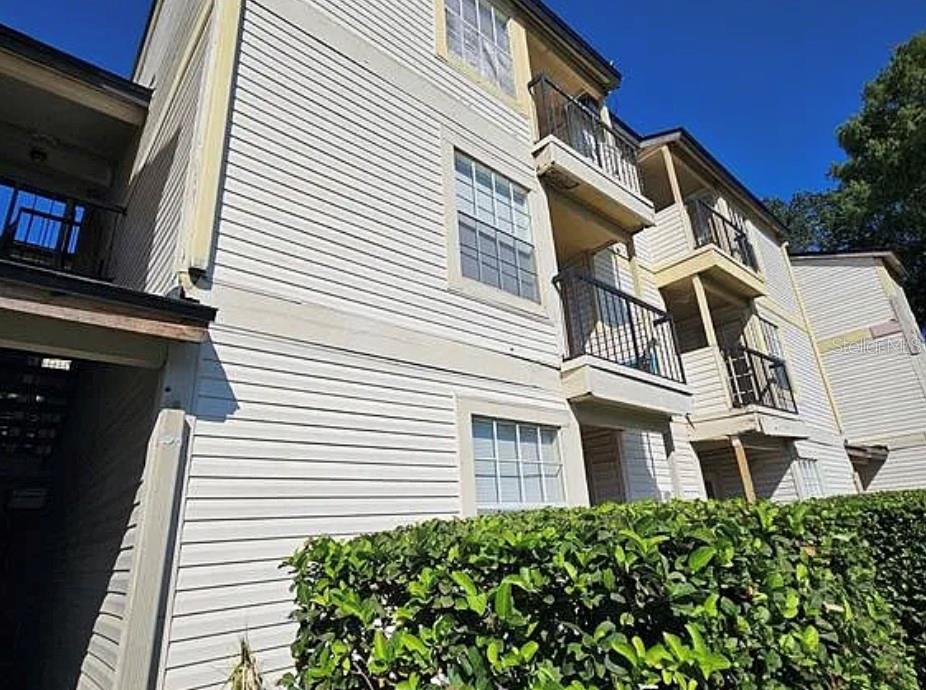 Listing Details for 1940 Lake Atriums Circle 106, ORLANDO, FL 32839