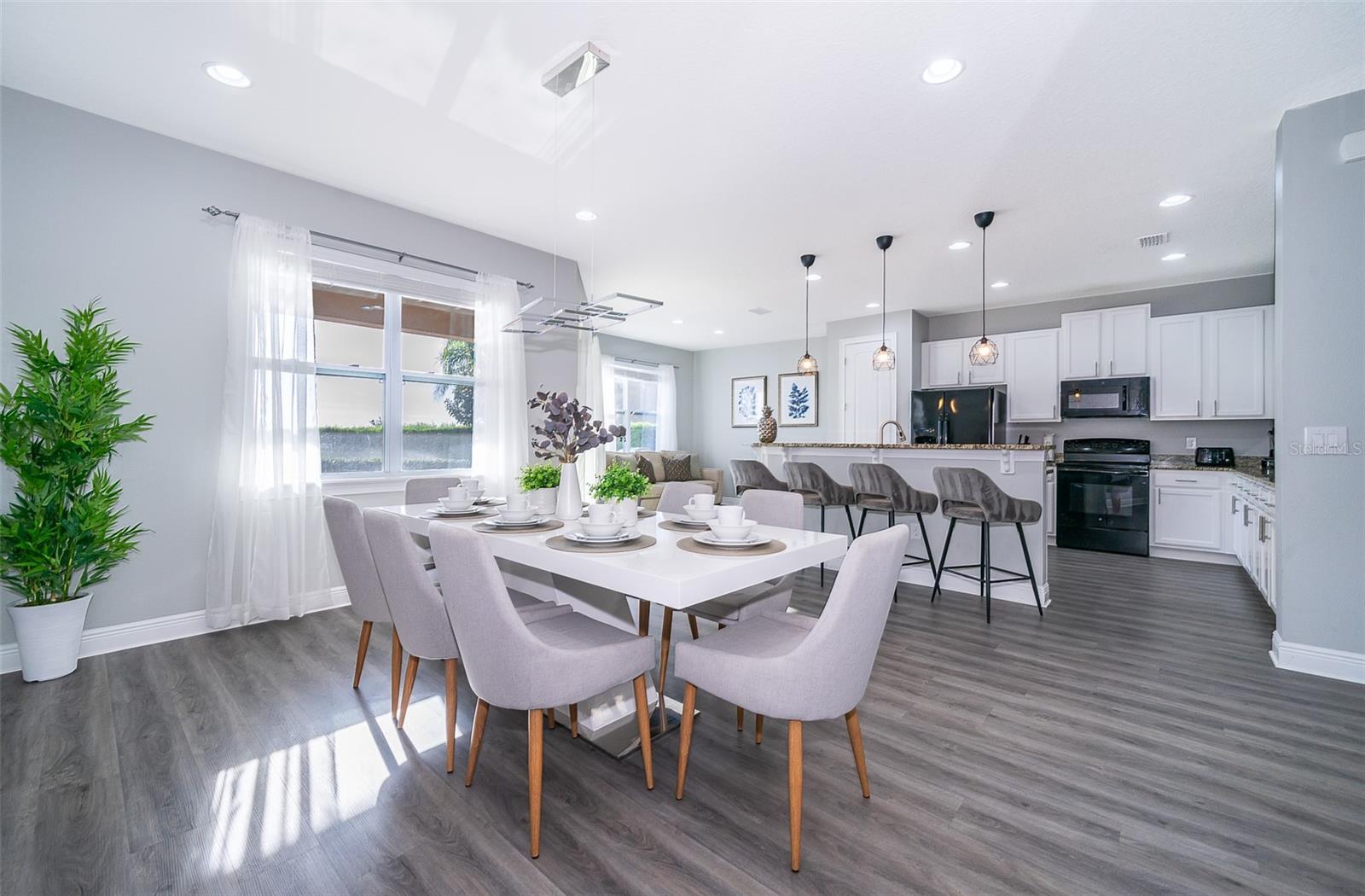 Image 7 of 43 For 321 Lasso Drive