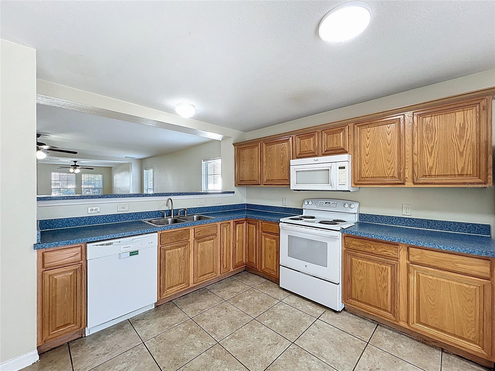 Image 11 of 31 For 7465 Hunters Greene Circle