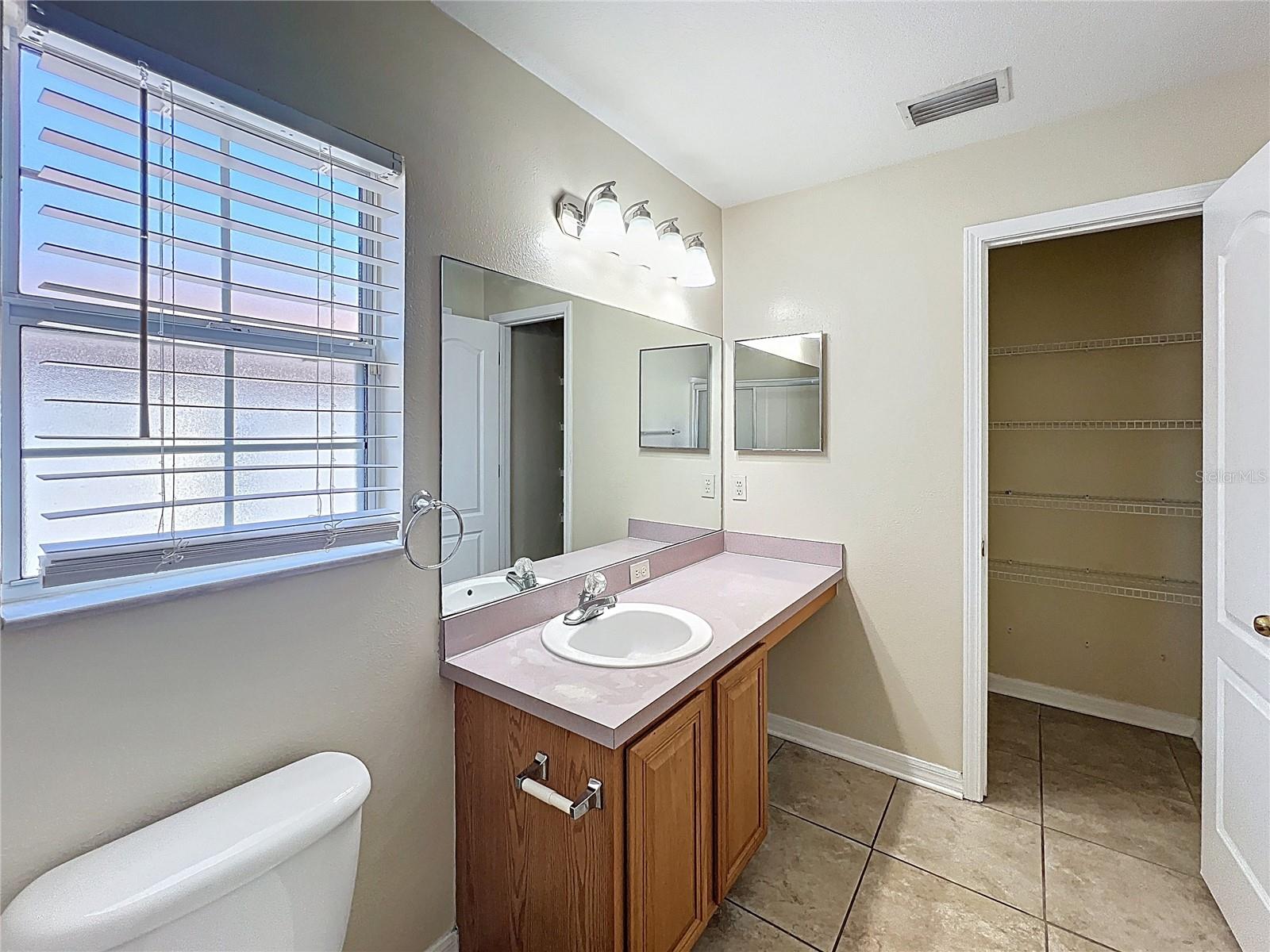 Image 17 of 31 For 7465 Hunters Greene Circle