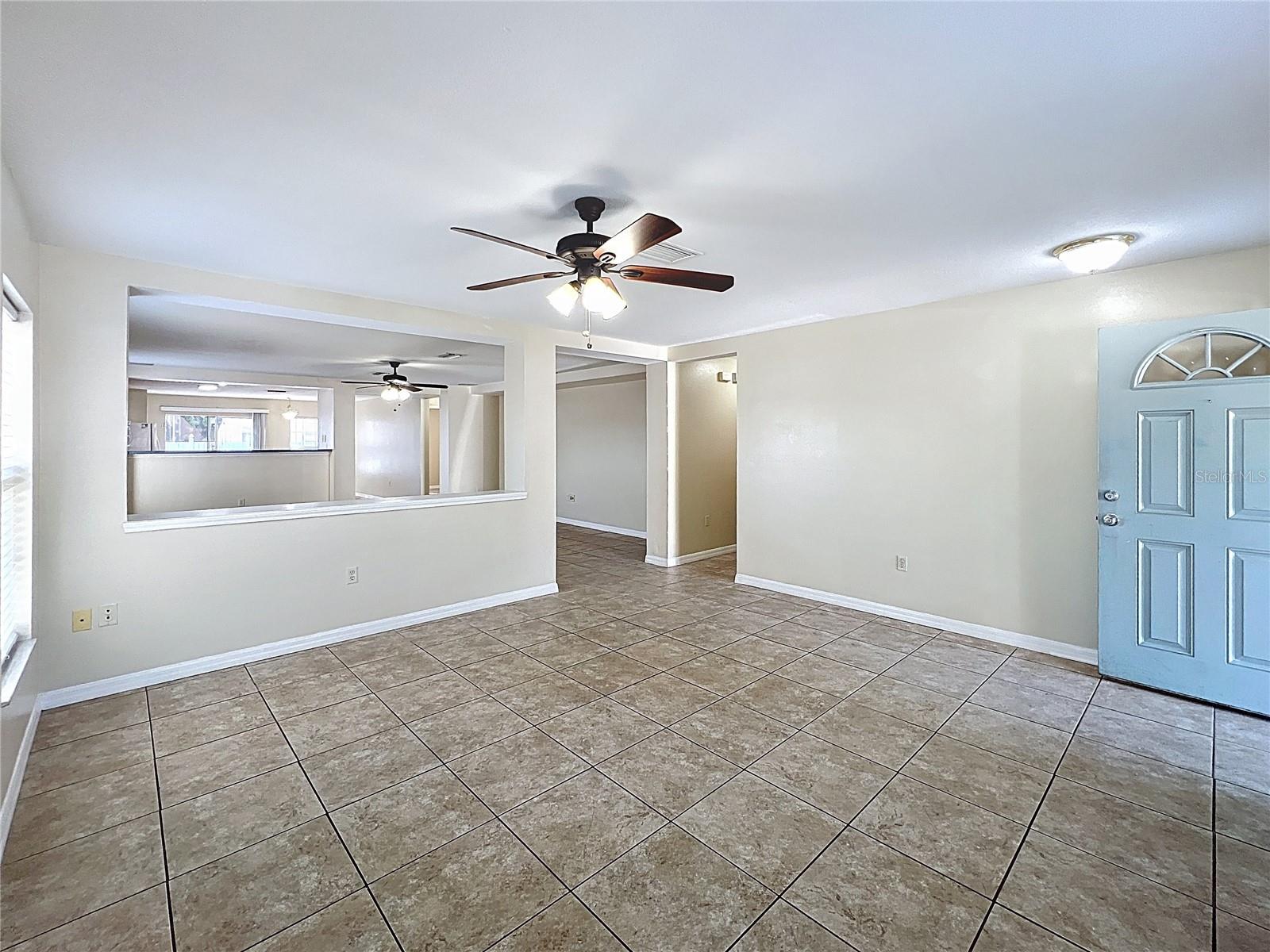 Image 4 of 31 For 7465 Hunters Greene Circle