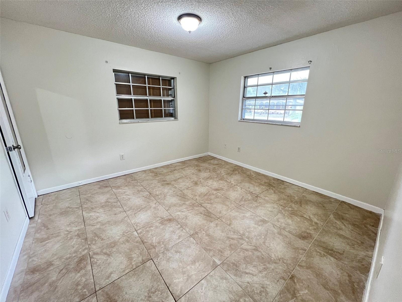 Image 4 of 14 For 775 Park Lane