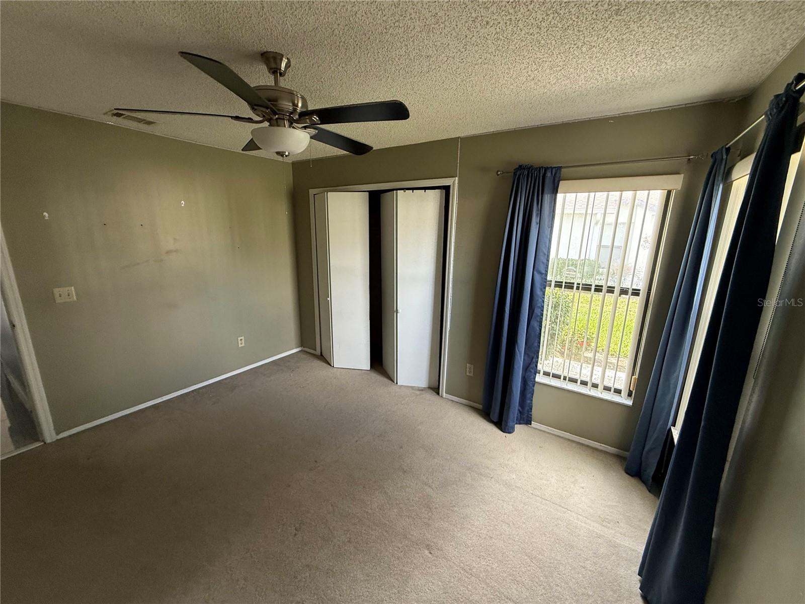 Image 8 of 13 For 34 Lakepointe Circle