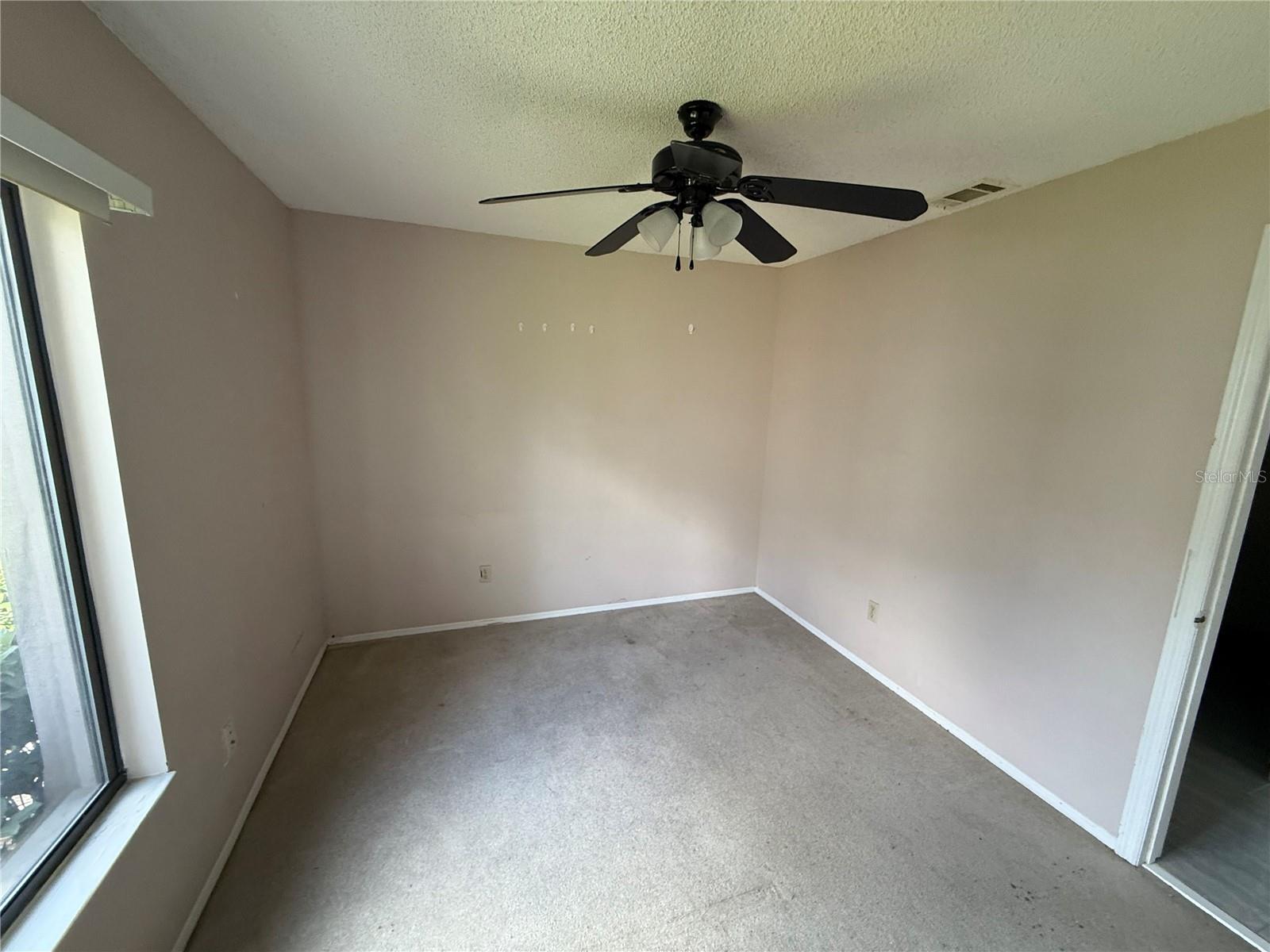 Image 9 of 13 For 34 Lakepointe Circle