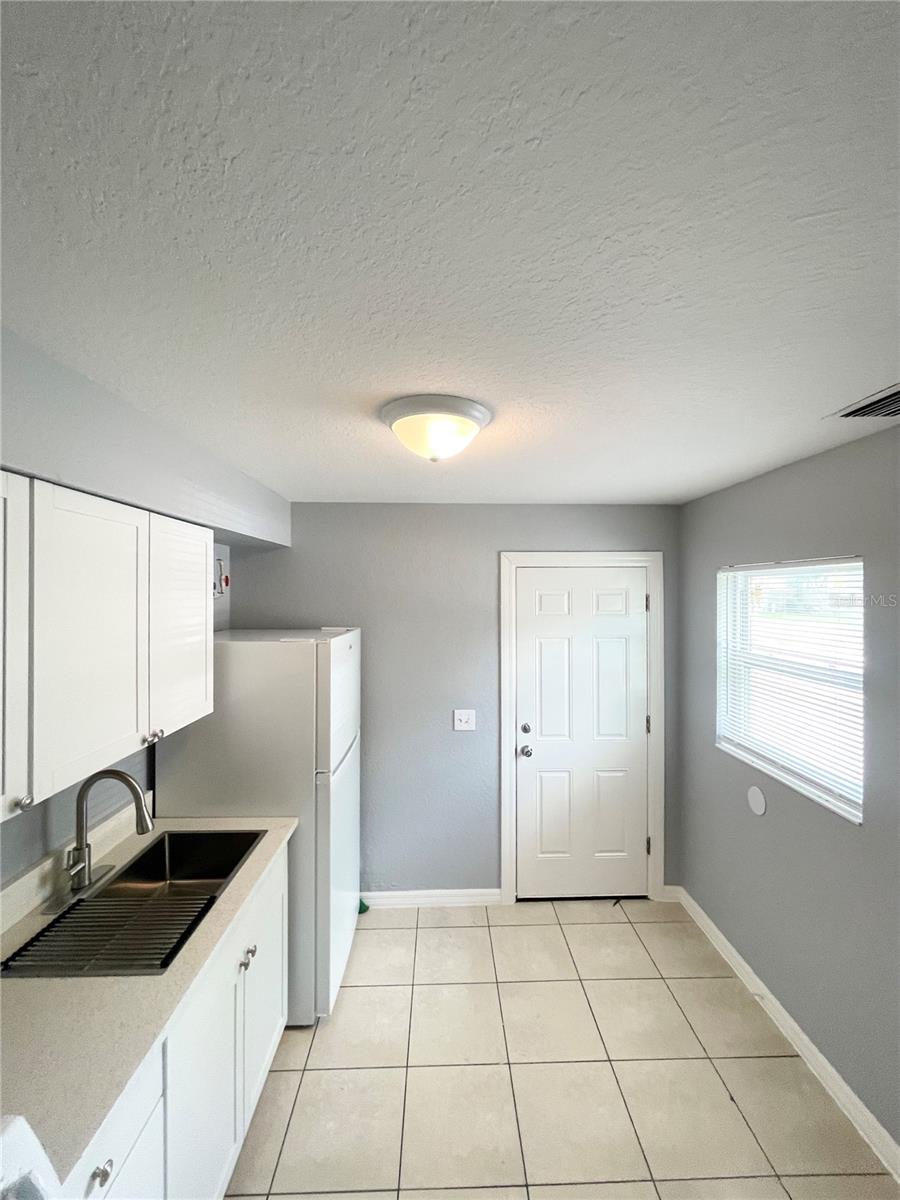 Image 13 of 24 For 403 Terry Street