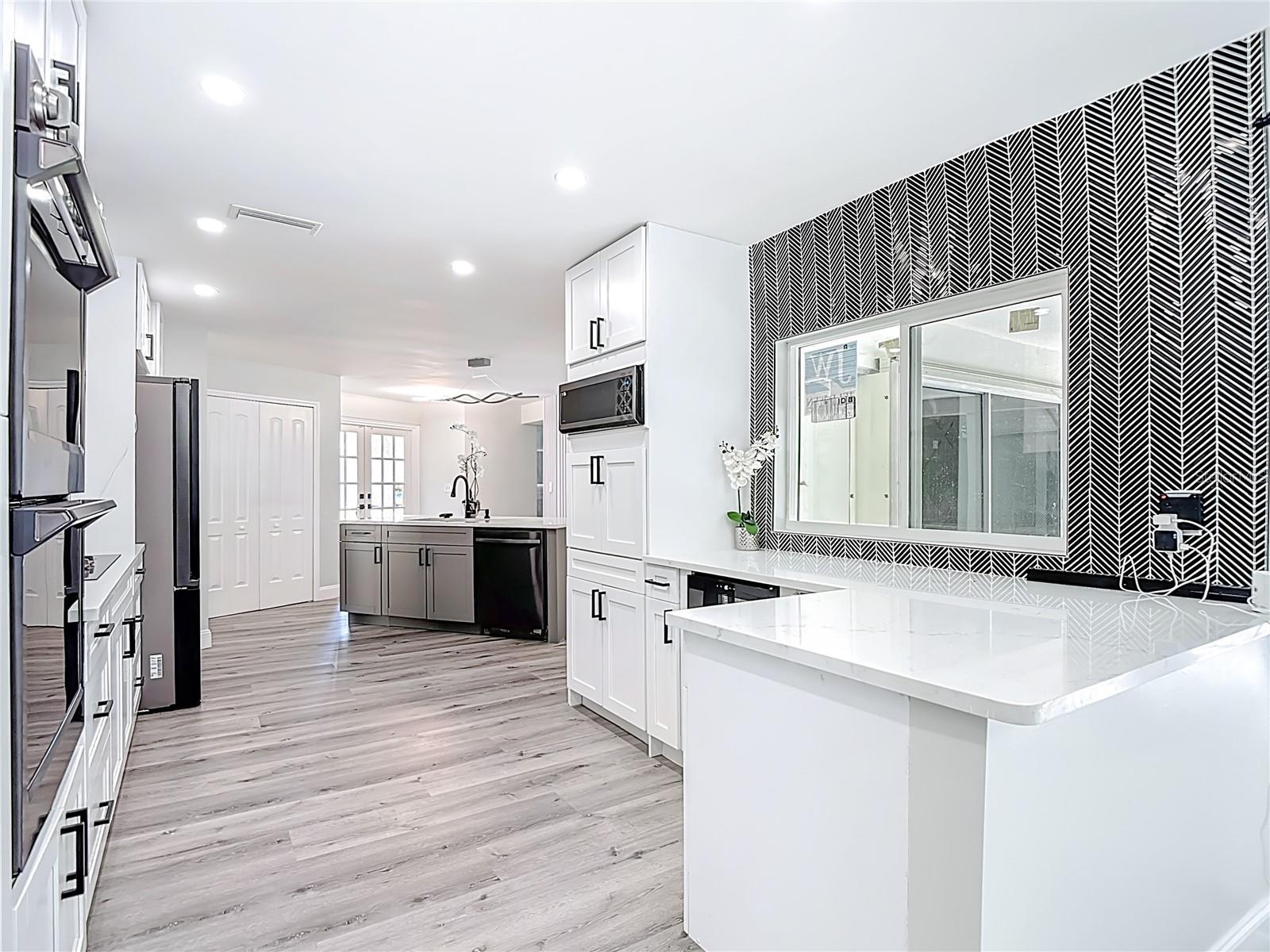 Image 16 of 96 For 620 Barfield Drive