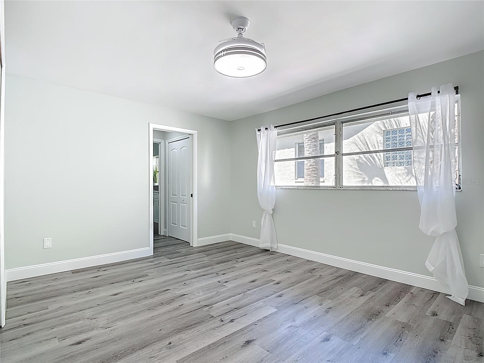 Image 38 of 96 For 620 Barfield Drive