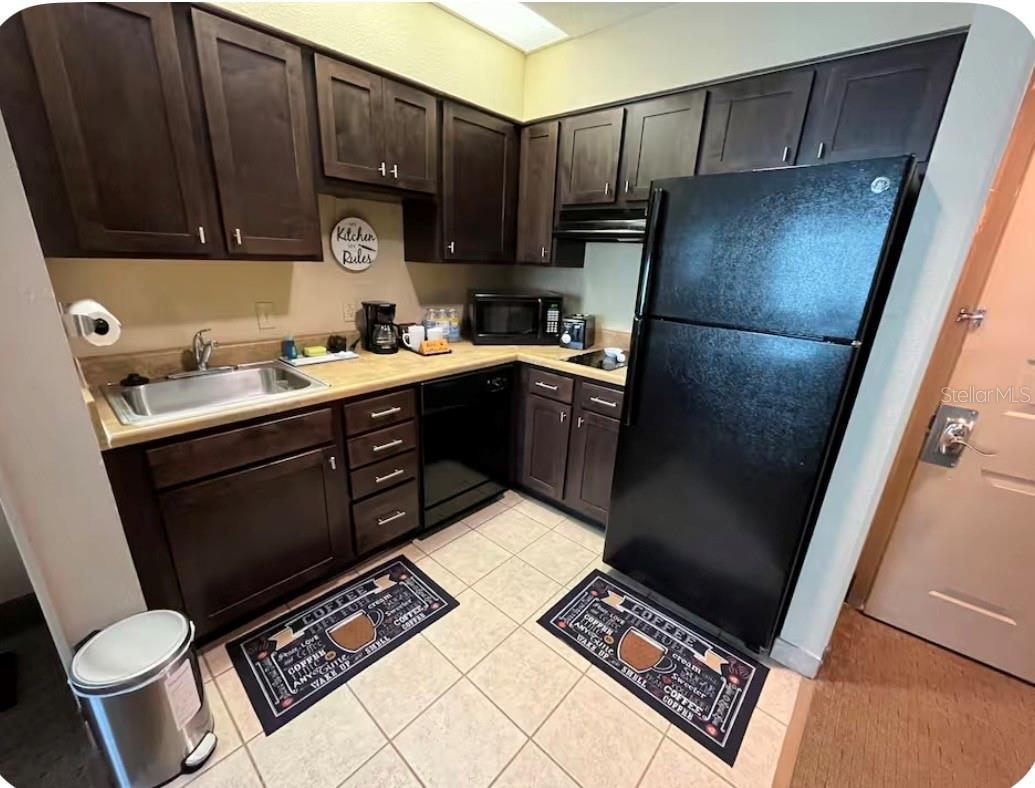 Image 6 of 14 For 8303 Palm Parkway  314