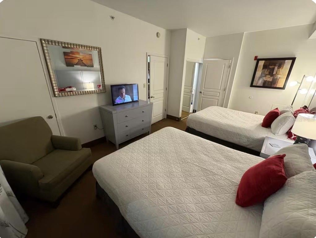 Image 8 of 14 For 8303 Palm Parkway 314