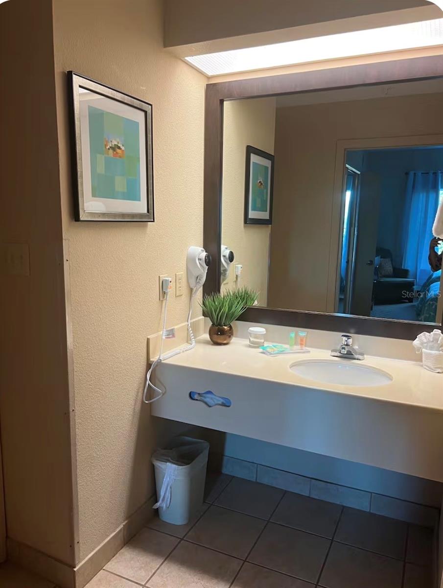 Image 9 of 14 For 8303 Palm Parkway 314