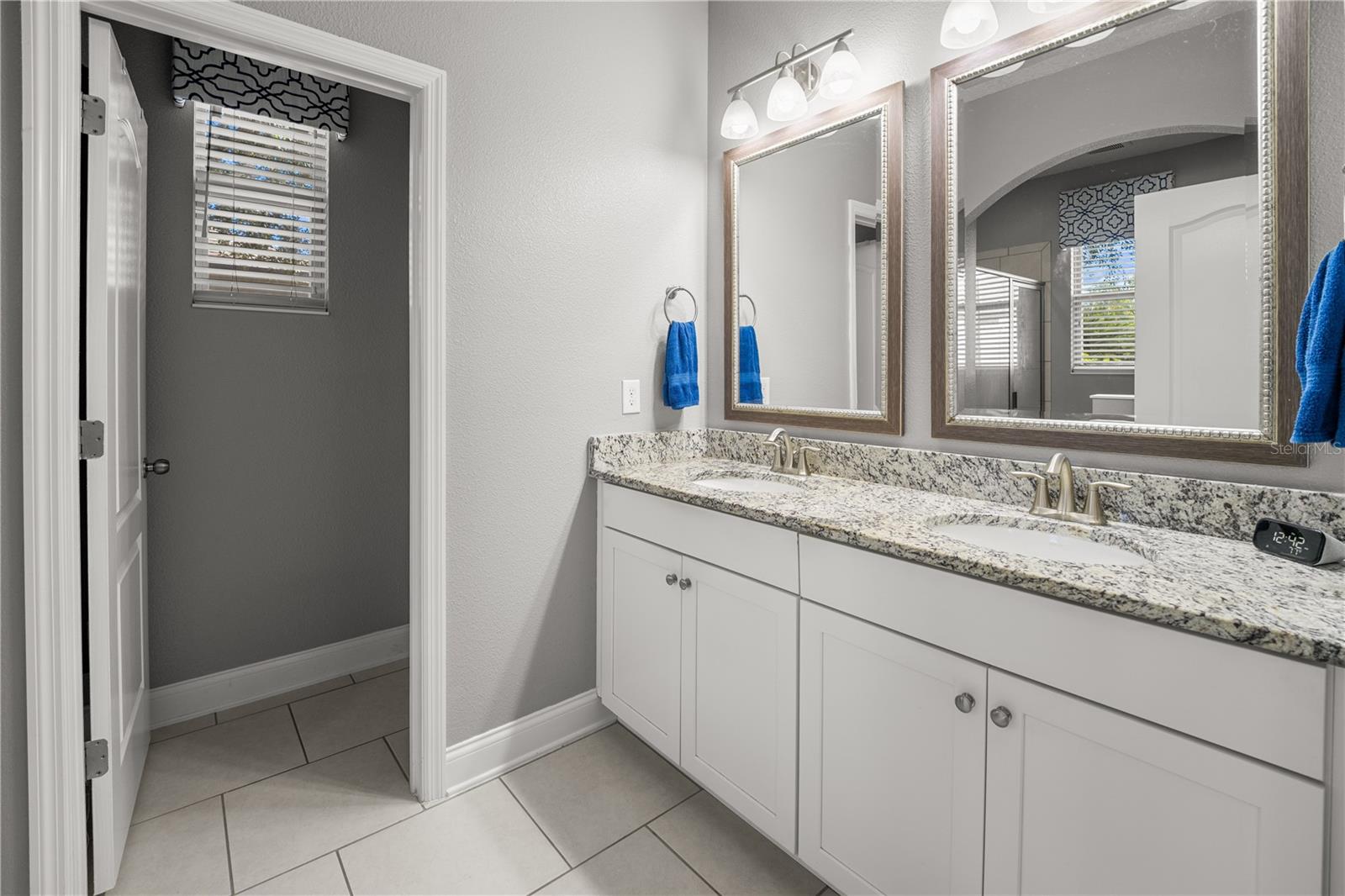 Image 17 of 39 For 5196 Appenine Loop E