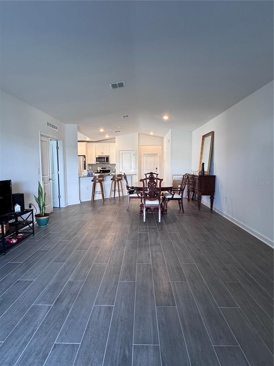 Image 6 of 23 For 5653 Wood Bridge Place