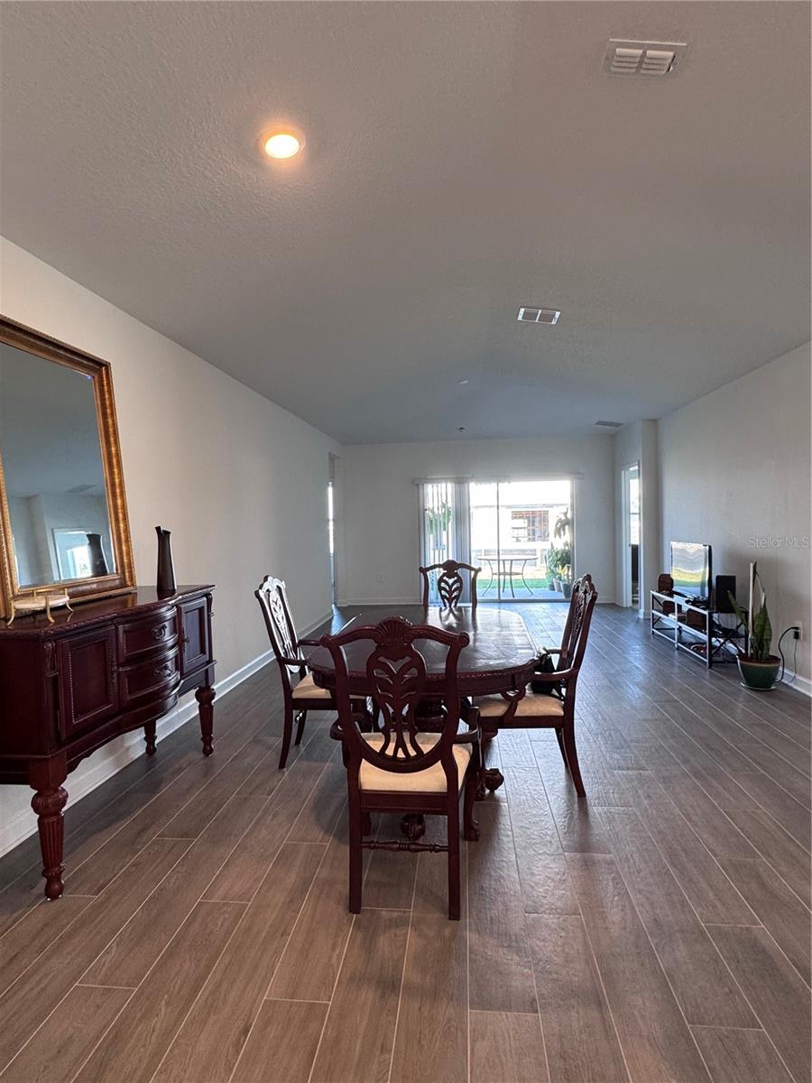 Image 8 of 23 For 5653 Wood Bridge Place