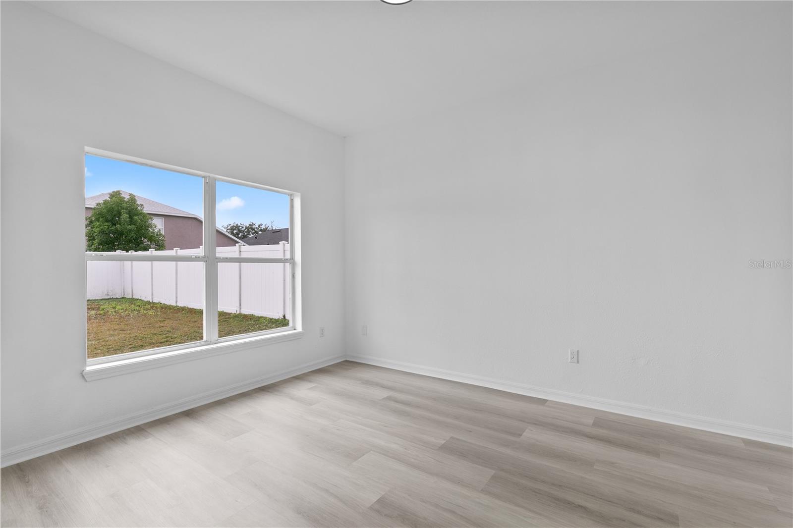 Image 23 of 37 For 4406 Hidden Meadow Drive