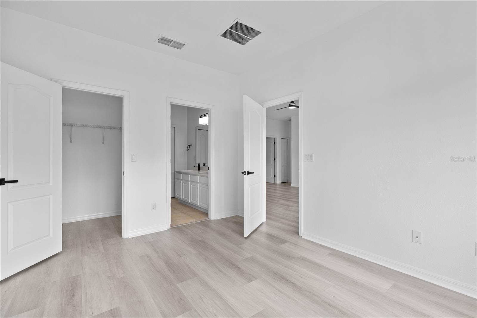 Image 24 of 37 For 4406 Hidden Meadow Drive