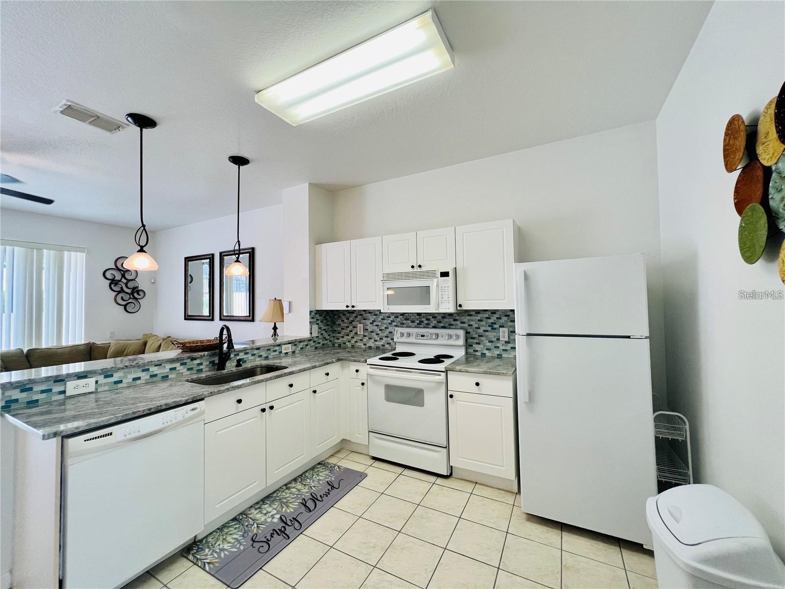 Image 5 of 23 For 2413 Silver Palm Drive