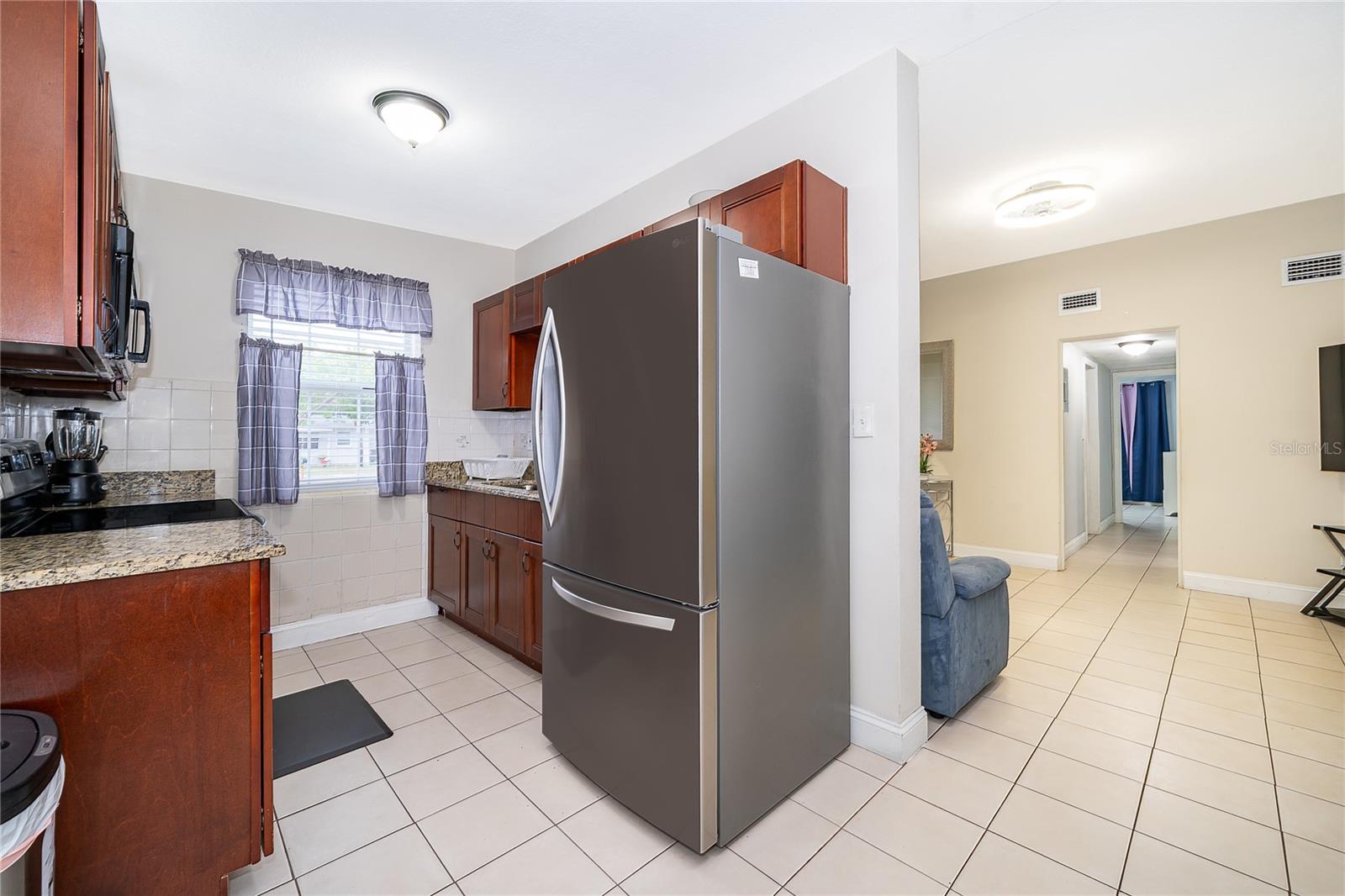 Image 11 of 21 For 417 Capehart Drive