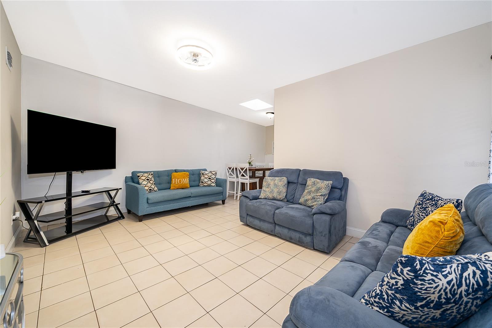 Image 5 of 21 For 417 Capehart Drive