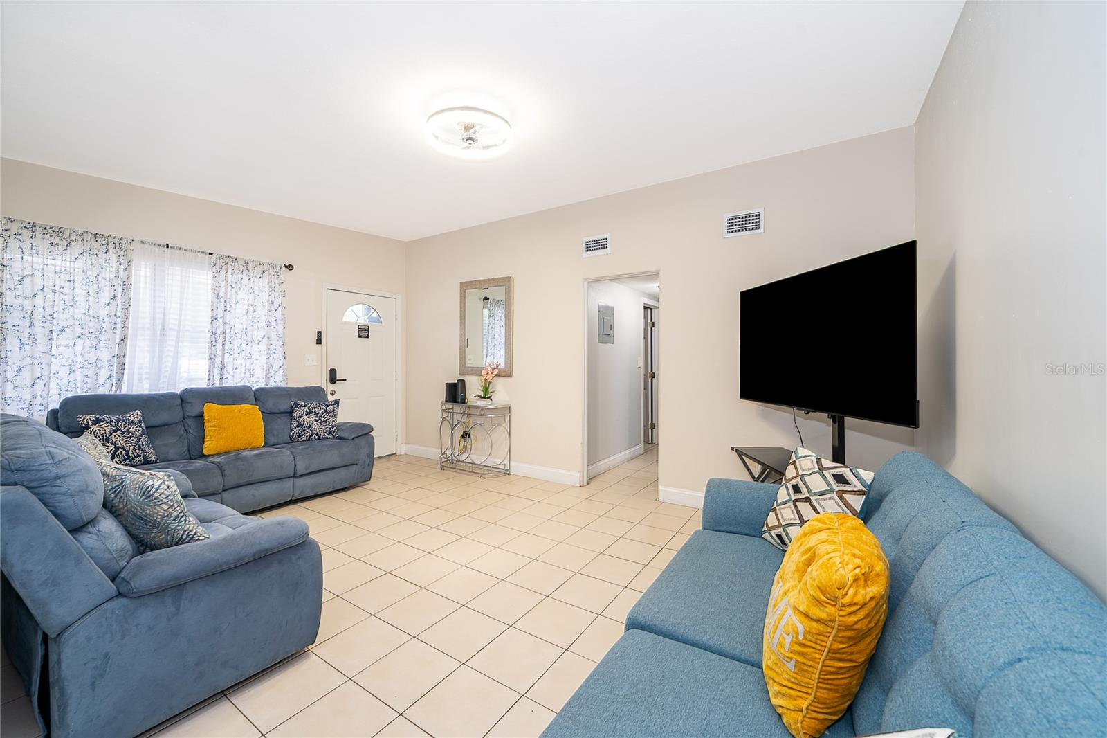 Image 8 of 21 For 417 Capehart Drive