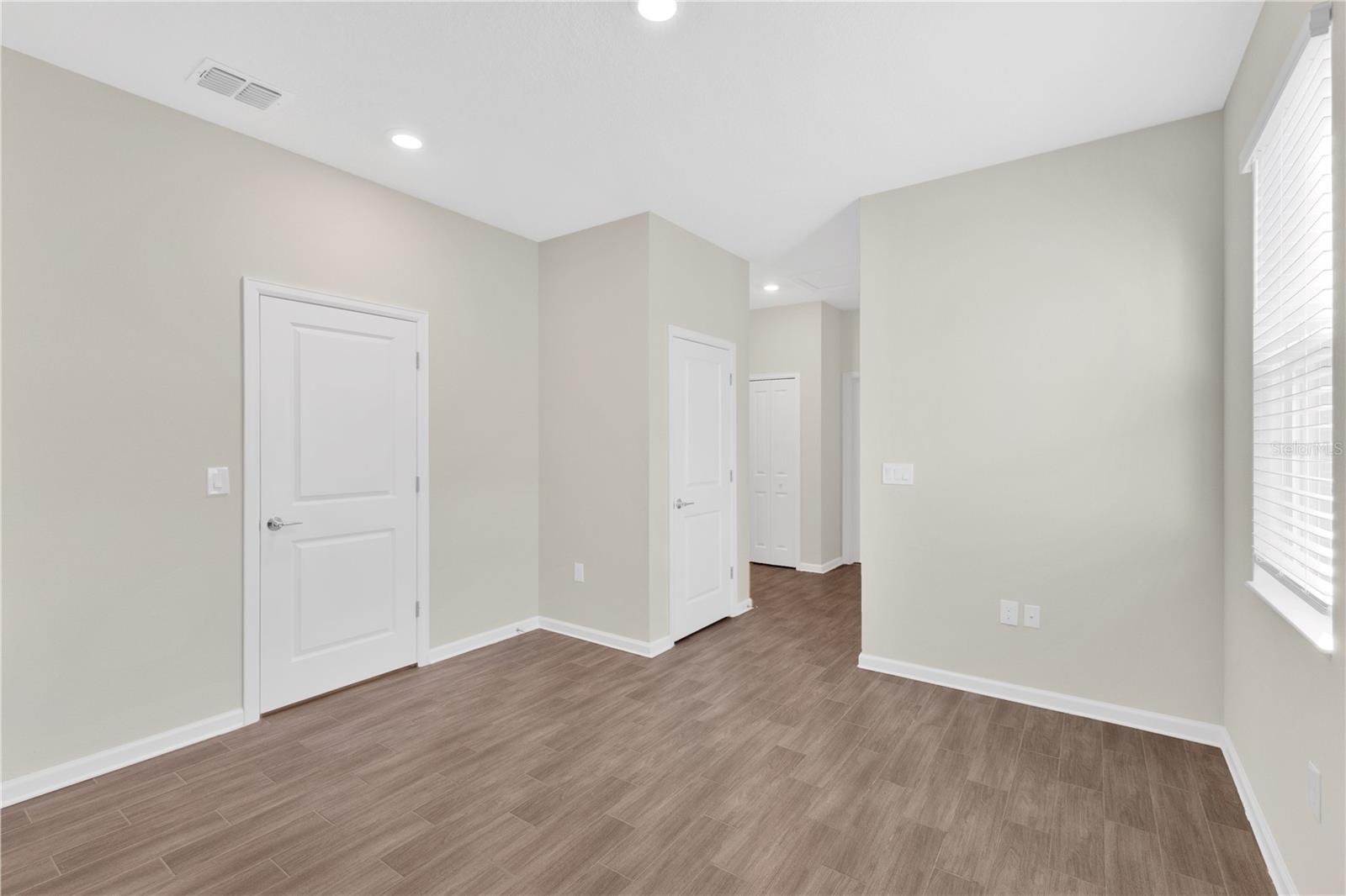 Image 18 of 35 For 4191 Holstein Street