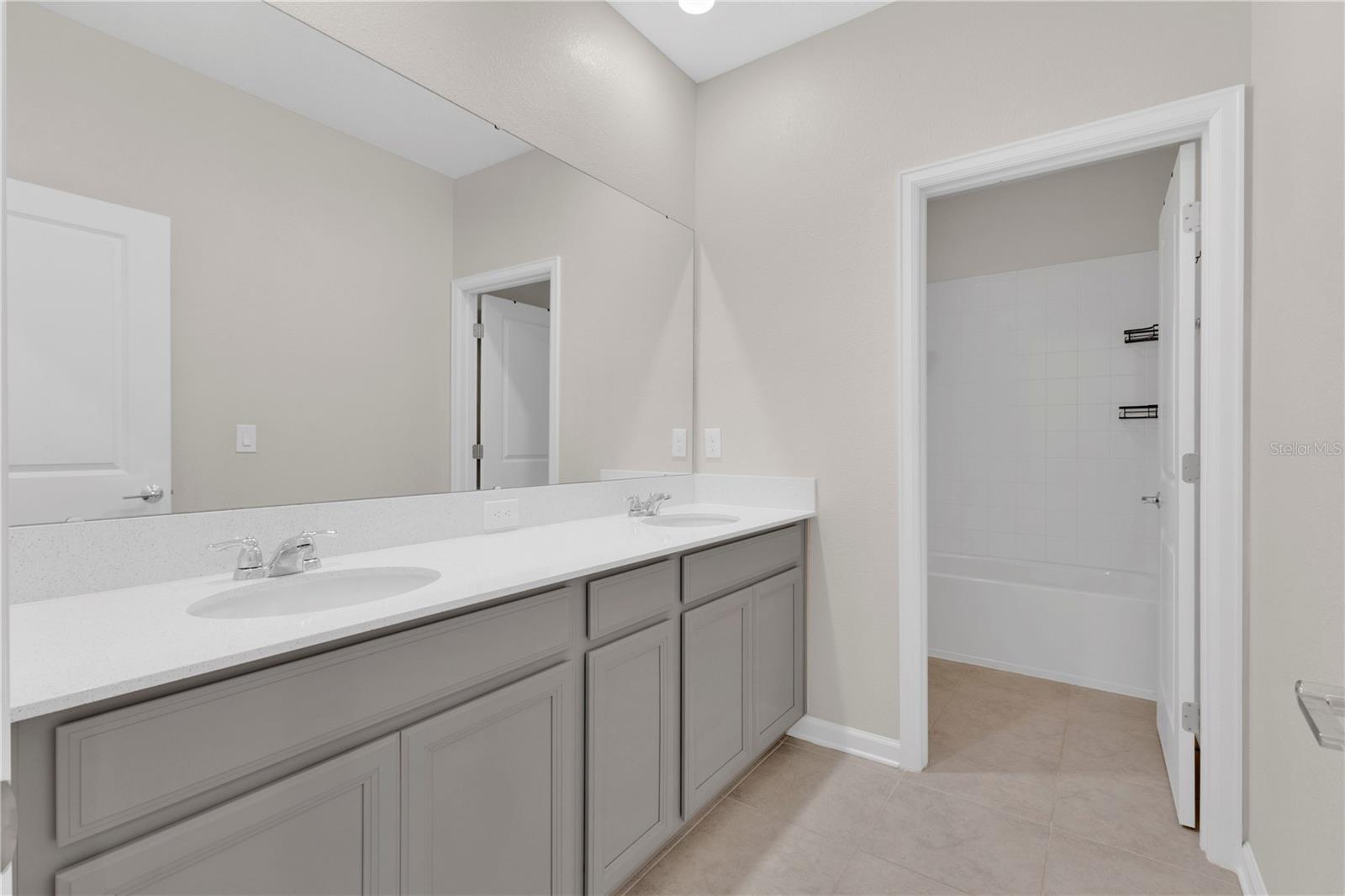 Image 21 of 35 For 4191 Holstein Street