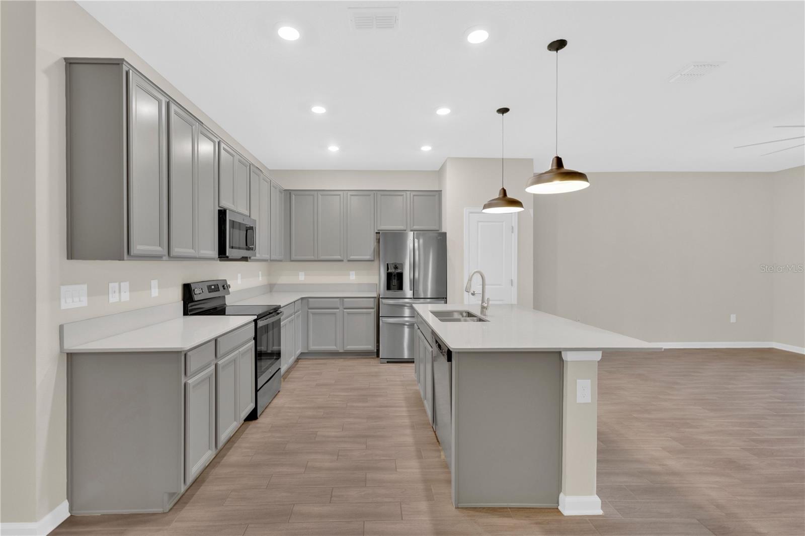 Image 6 of 35 For 4191 Holstein Street