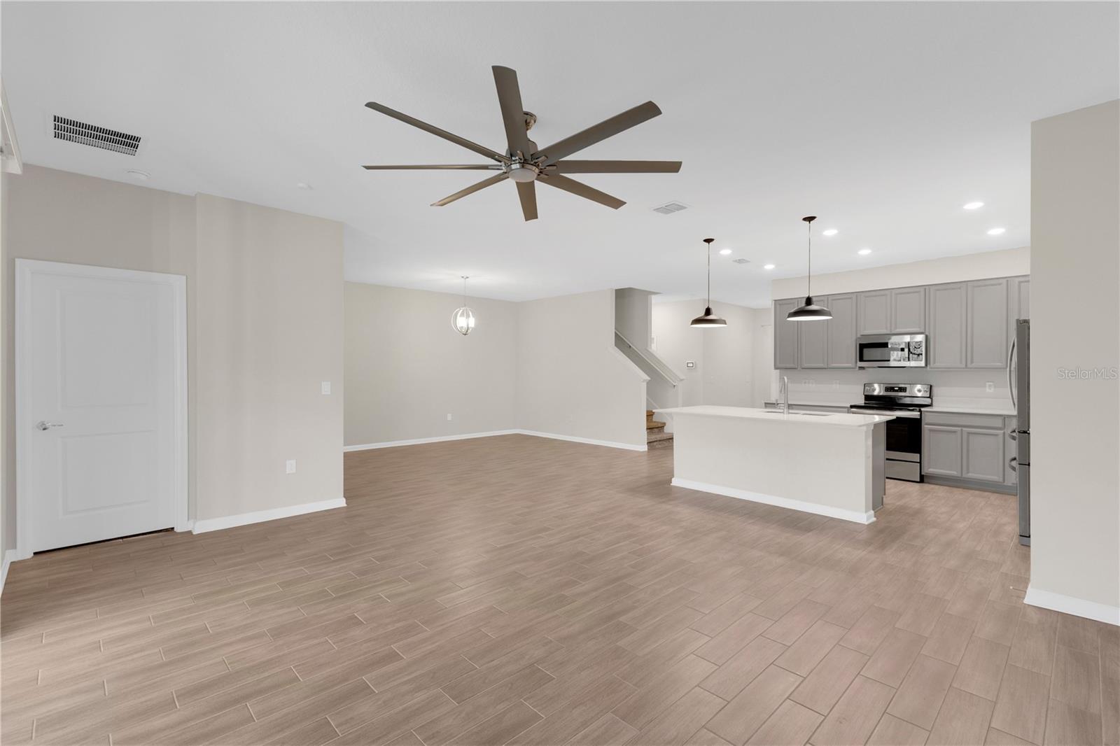 Image 9 of 35 For 4191 Holstein Street